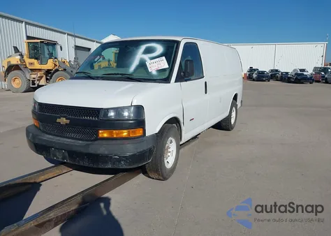 2019 Chevrolet Express 2500 Work Van z USA, uszkodzony, nr VIN 1GCWGAF13K1366785
